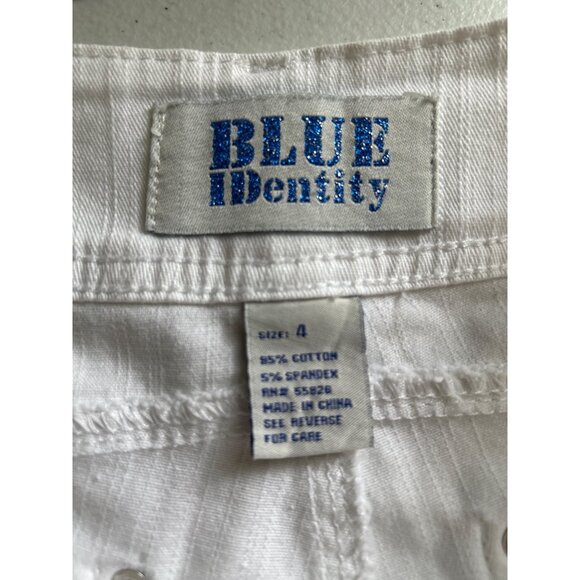 Blue Identity White Capri Pants With Rhinestone Embellishments Size 4 - Picture 3 of 6